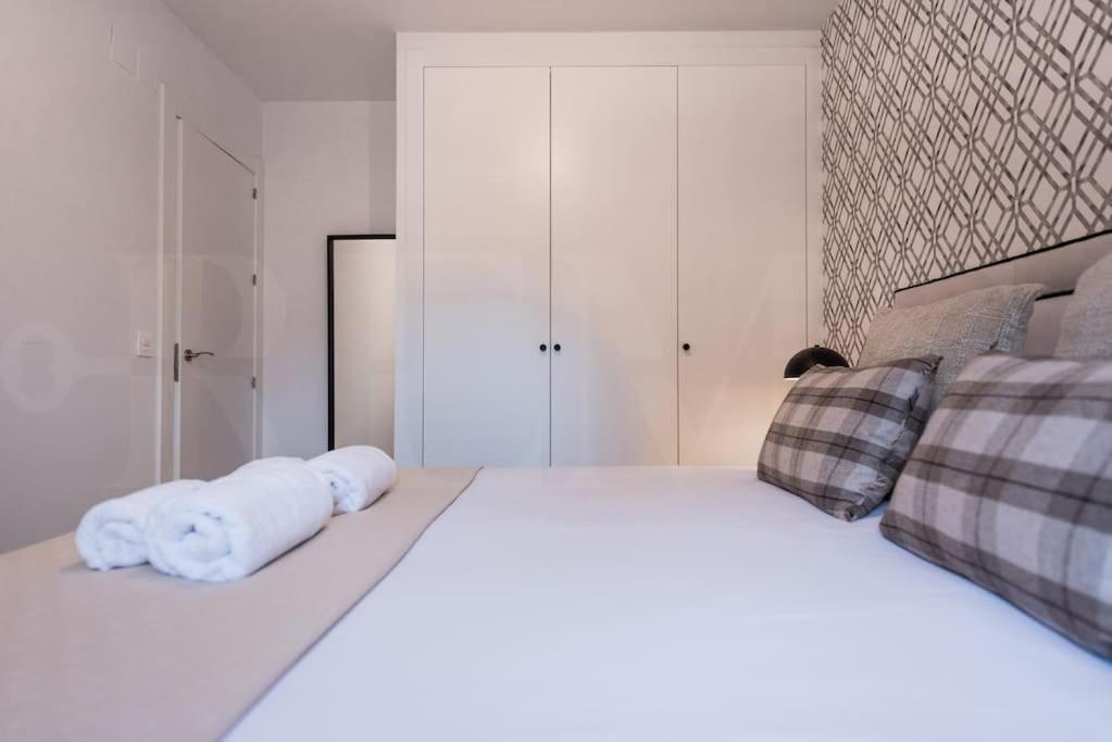Apartment With Cathedral View & Terrace By Rems Malaga Luaran gambar