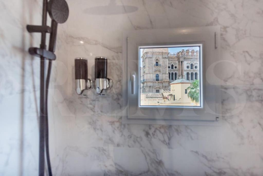 Apartment With Cathedral View & Terrace By Rems Malaga Luaran gambar
